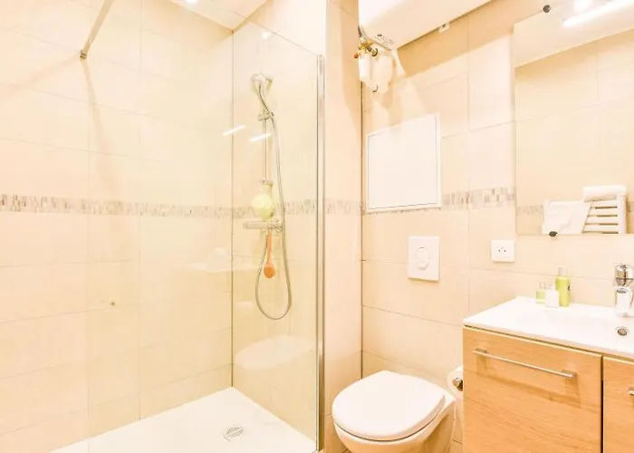 L'escale - Proche Homme De Fer アパート *